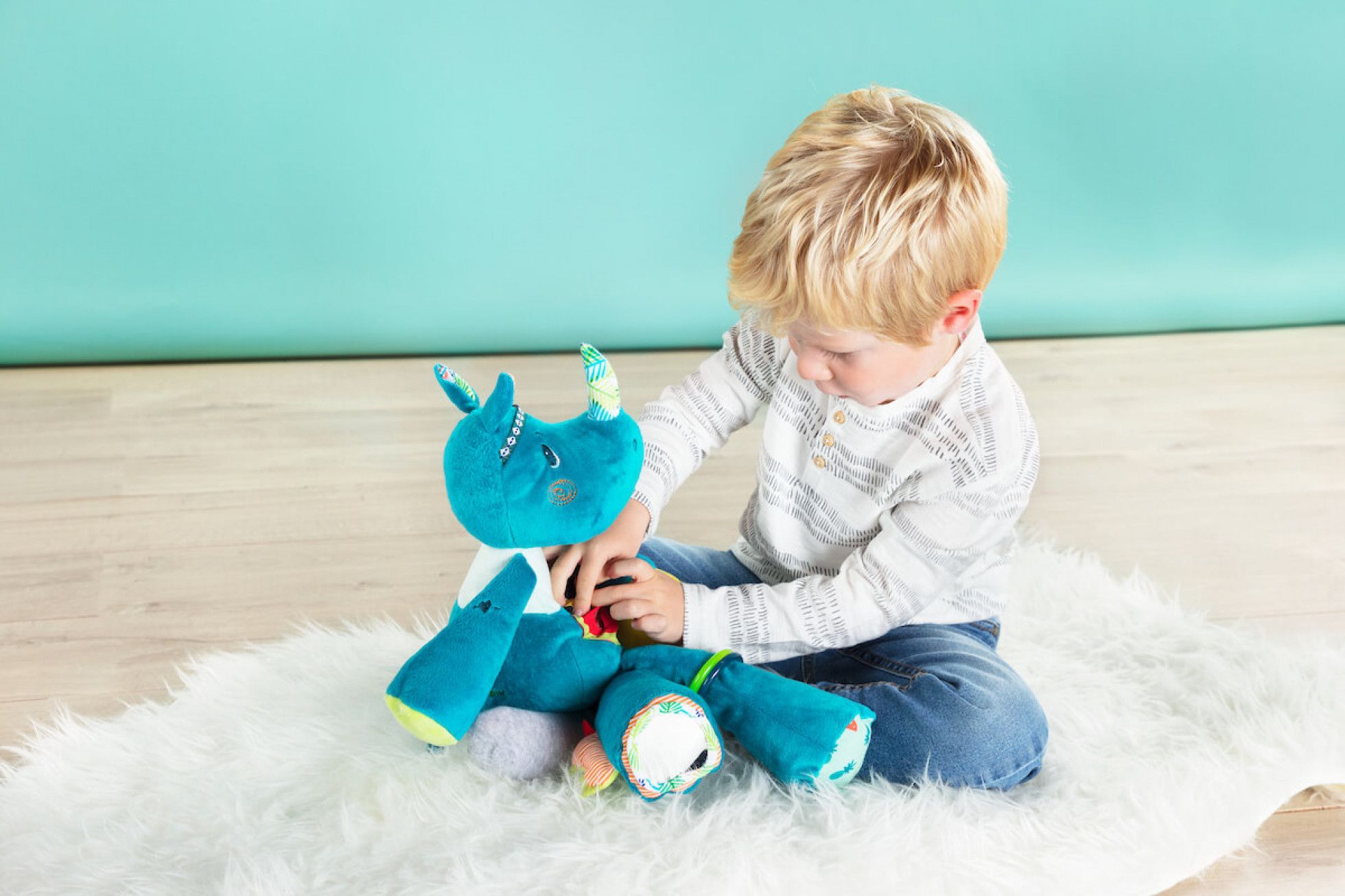 Jucarie interactiva rinocerul Marius activity cuddle - Lilliputiens 9