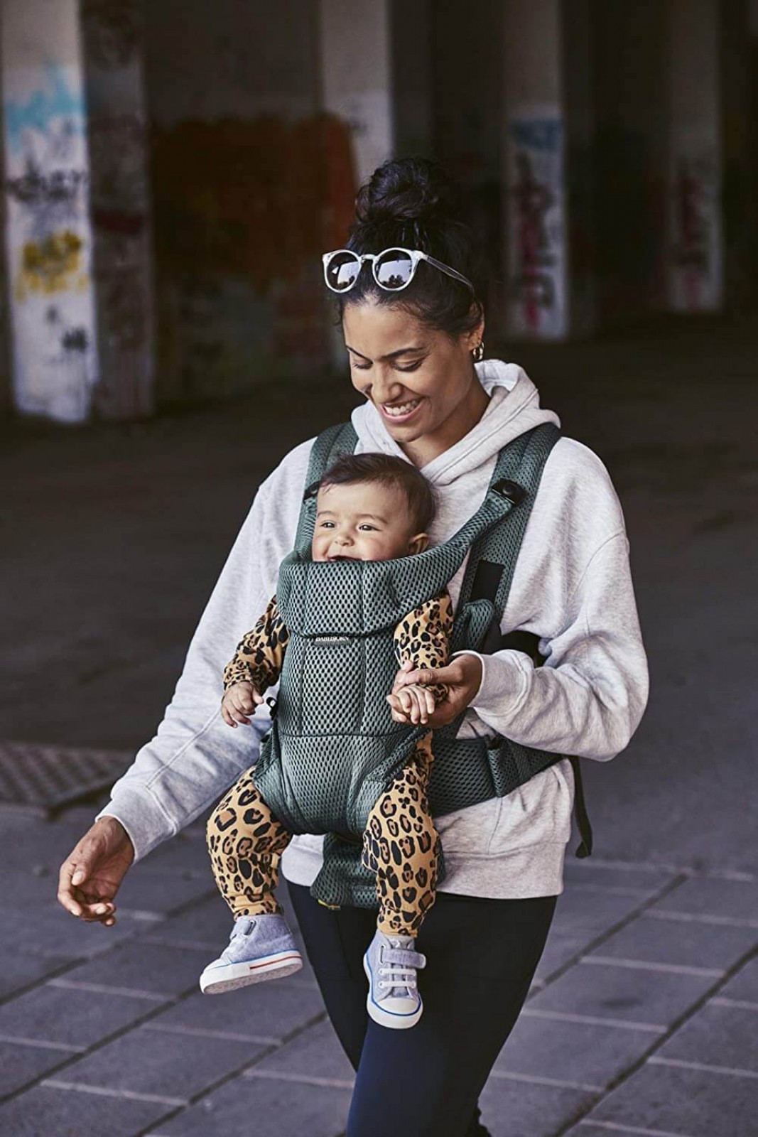 Marsupiu anatomic Move Verde Salvie 3D Mesh - BabyBjorn 5