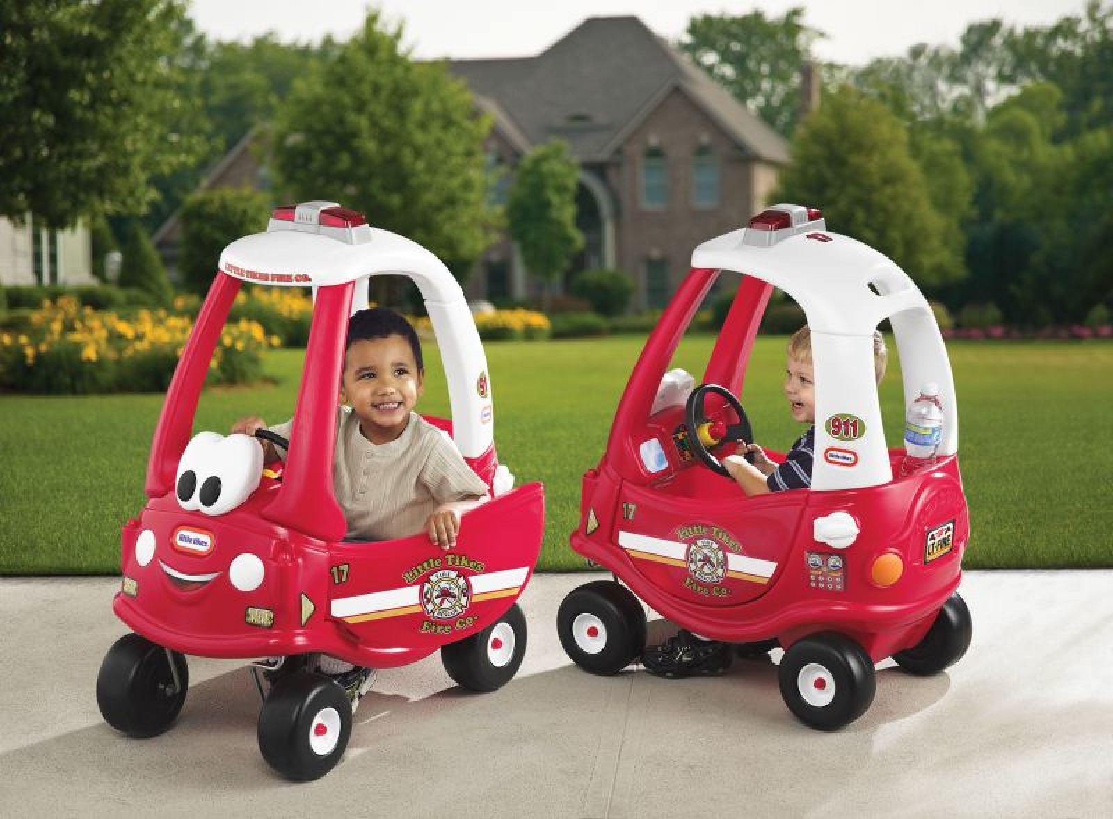 Masinuta de pompieri Cozy Coupe - Little Tikes 2