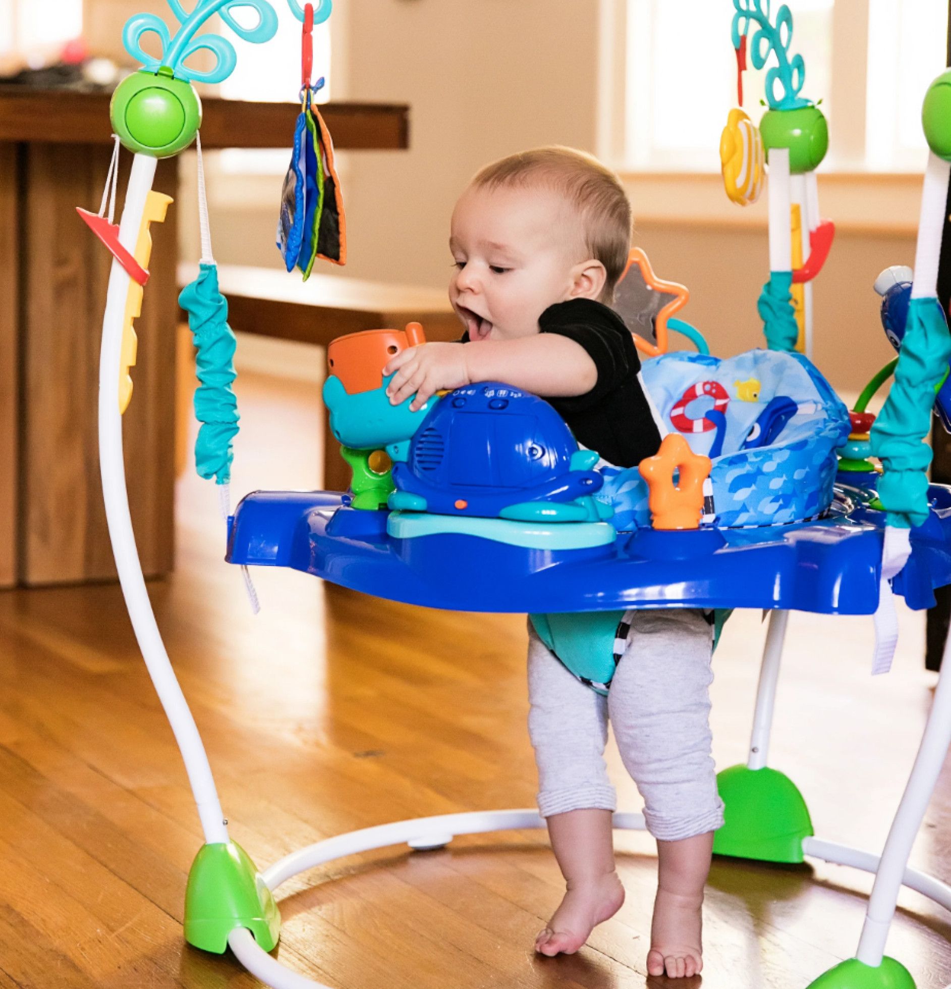 Centru de activitati Neptune's Ocean Discovery Jumper - Baby Einstein 8