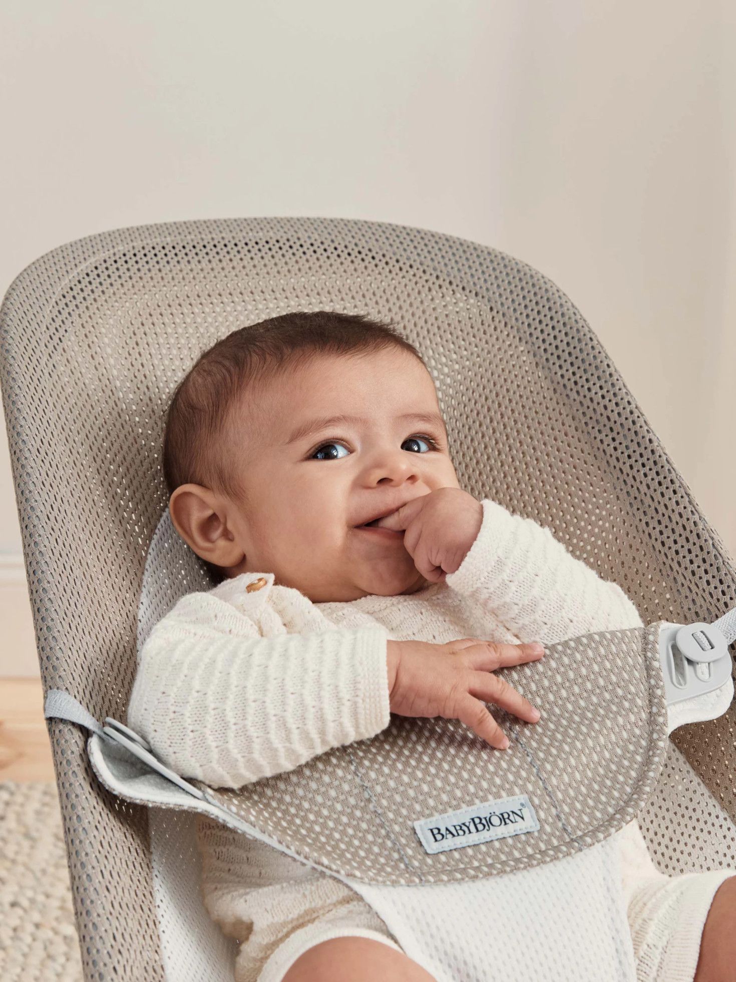 Balansoar Balance Soft Grey Beige/White Mesh  - BabyBjorn 3