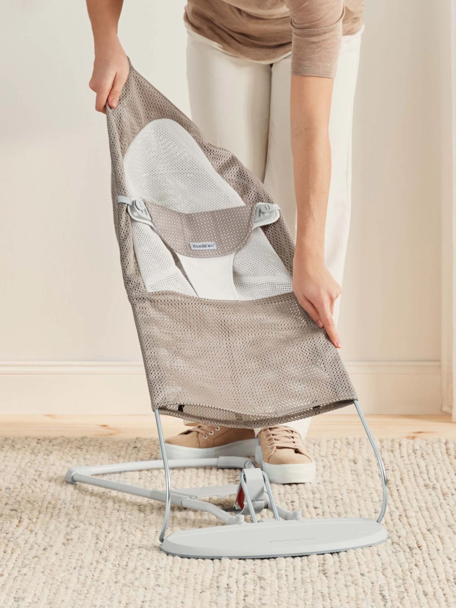 Balansoar Balance Soft Grey Beige/White Mesh  - BabyBjorn 10