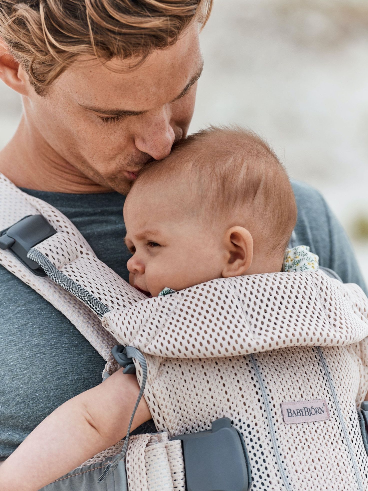 Marsupiu anatomic One Air Pearly Pink 3D Mesh - BabyBjorn 5