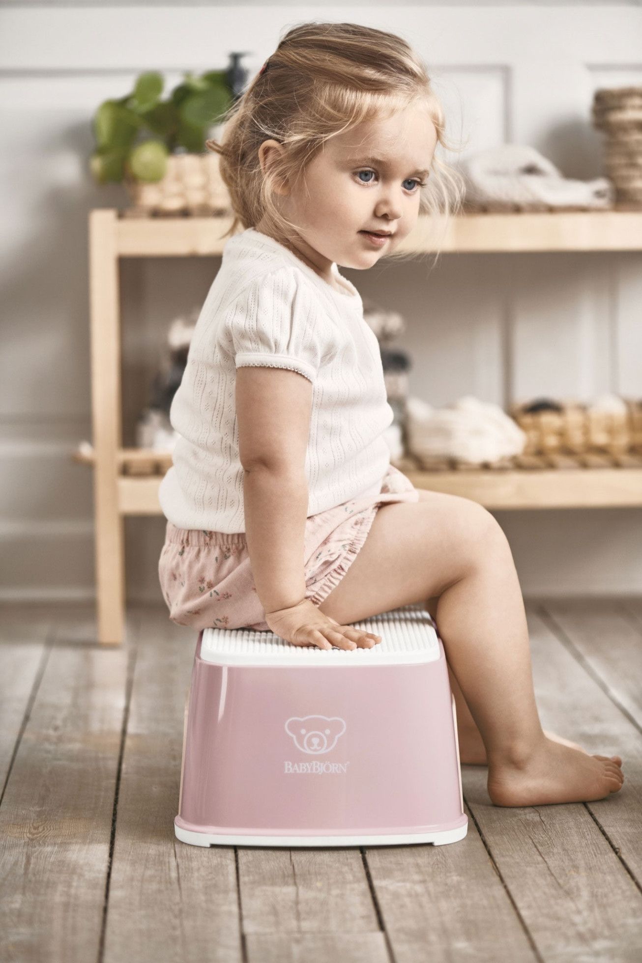 Treapta inaltator pentru baie Step Stool Powder Pink / White - BabyBjorn 2